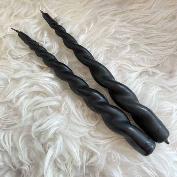 Handgedrehte Stabkerze (Farbe: schwarz)